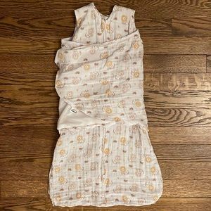 NWOT HALO 100% Cotton Muslin SleepSack Swaddle